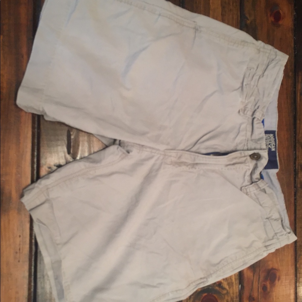 American Eagle khaki shorts